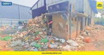 Shikrapur News : शिक्रापूरचा कचरा सणसवाडीत नकोच! राजेश भुजबळ आक्रमक, गोडाऊनला सील ठोकण्याची मागणी