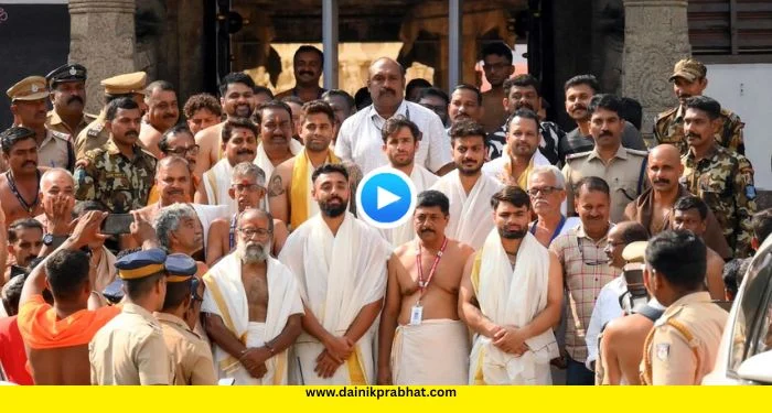 Indian Cricketers : मैदानात उतरण्यापूर्वी टीम इंडिया ‘देवाच्या’ चरणी! पद्मनाभस्वामी मंदिरात खेळाडूंनी घेतलं दर्शन, पाहा VIDEO