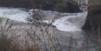 Satara News : कण्हेरा कालवा फुटल्याने मोठ्या प्रमाणावर पाणी वाया