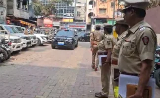 Pune Crime : पुण्यातील बुधवार पेठ परिसरात पोलिसांचा छापा; ११ बांगलादेशी महिला ताब्यात
