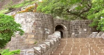Shivneri Fort : किल्ले शिवनेरीवर हिंदवी स्वराज्य महोत्सव; पर्यटन विभागातर्फे आयोजन