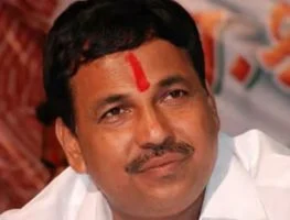 Bapusaheb Pathare : बैठका, पाच वेळा पाहणी करूनही कामे नाहीत; लोहगावातील मुख्य रस्त्यांबाबत आमदार पठारे यांचा आंदोलनाचा इशारा