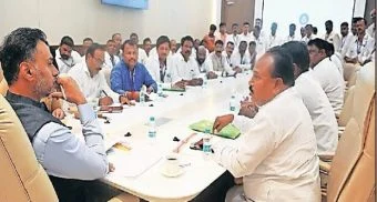Pune District : पोलीस पाटीलांच्या प्रलंबित मागण्या मार्गी लागणार; गृहराज्यमंत्री योगेश कदम यांच्यासोबत मंत्रालयात बैठक