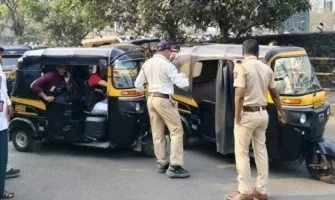 Pune News : स्वारगेट चौकात दोन दिवसांत ३७५ बेशिस्त रिक्षाचालकांवर कारवाई