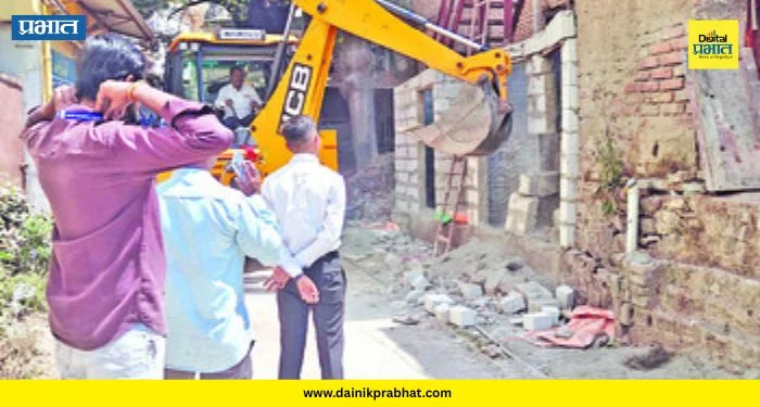 Alandi News : आळंदीत अनधिकृत बांधकामावर ‘नगरपरिषदेचा हातोडा’; भागीरथी नाल्यालगतचे बांधकाम जमीनदोस्त
