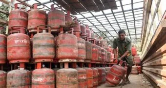 Pune District : हॉटेल व्यावसायिकांवर टांगती तलवार; पुरंदरमध्ये सिलिंडरचा साठा मर्यादित : अर्थकारणावर दूरगामी परिणाम