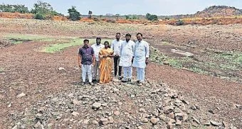 Pune District : गुळाणी गावात पाणीटंचाईचे संकट तीव्र