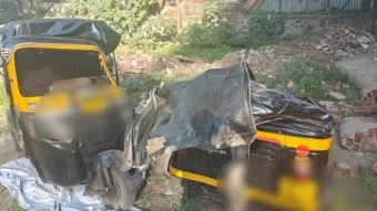 Pune News : मंगळवार पेठेत सीमा भिंत कोसळून दोन रिक्षांचे नुकसान, जीवितहानी टळली