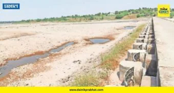 Indapur News : उजनीत पाणी, तरीही शेतकरी तहानेला! भाटनिमगावचा बंधारा कोरडा ठणठणीत; शेतकरी आक्रमक