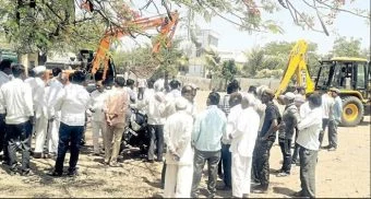 Pune District : पिसर्वेत शाळेच्या मैदानावर बुलडोझर; विरोध डावलून आरोग्य केंद्राचे काम सुरु