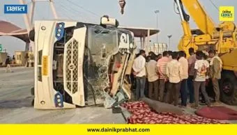 Samruddhi Highway accident : समृद्धी महार्मागावर खाजगी बसचा भीषण अपघात! दीड वर्षांच्या चिमुकल्याचा दुर्देवी अंत; 25 जण जखमी