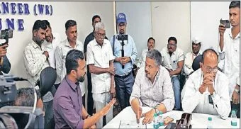 Pune District : रोहित पवारांच्या आक्रमकतेने प्रशासनाची नरमाई