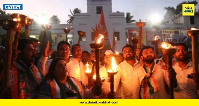 Youth Congress protest : पेपरफुटी आणि बेरोजगारीविरोधात युवक काँग्रेसचा एल्गार; हातात मशाली घेऊन काढला आक्रोश मोर्चा
