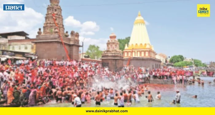 Walhe Palkhi Sohala : वाल्हे ग्रामदैवतांना कृष्णा नदीत शाही स्नान; ग्रामस्थांनी जपली शेकडो वर्षांची परंपरा