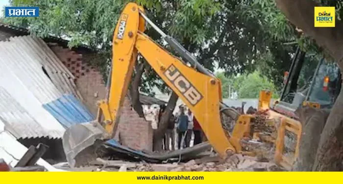 Satara News : समर्थ मंदिर परिसरात पालिकेचा बुलडोझर! एकाचा आत्मदहनाचा प्रयत्न; परिसरात प्रचंड तणाव