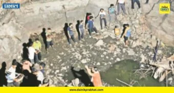 Tikona Fort : तिकोणा गडावर 'शिव'कार्य! शेकडो मावळ्यांच्या श्रमदानातून १५० वर्षांचा गाळ उपसला