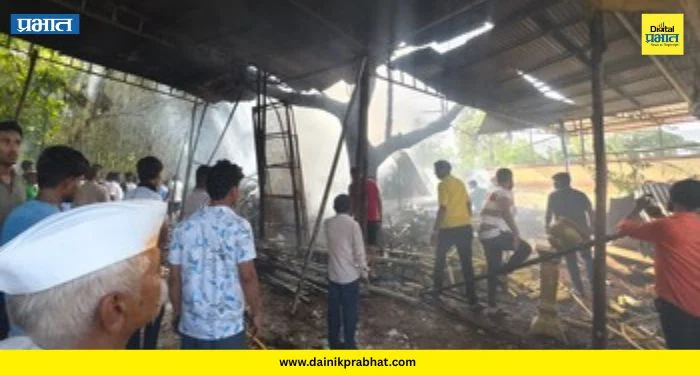 Karla Fire : कार्ल्यात मंडप गोदामाला भीषण आग! ४० ते ५० लाखांचा माल जळून खाक, परिसरात खळबळ