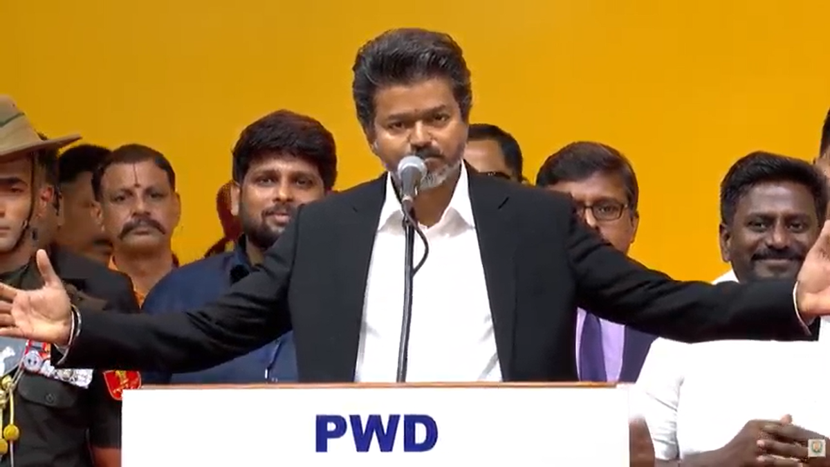 తమిళనాడు సీఎంగా విజయ్ తొలి సంతకం దేని మీద చేశారంటే…!