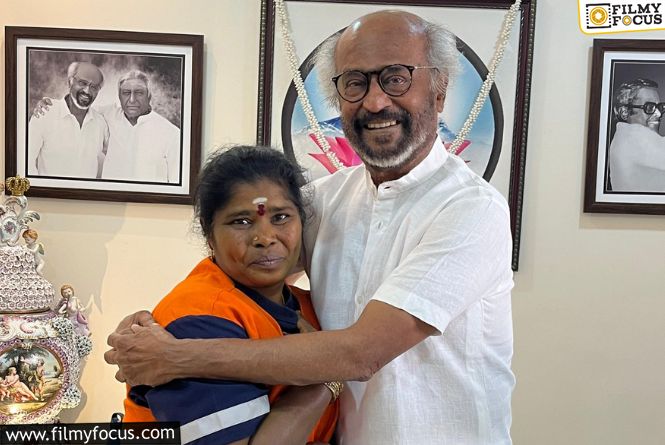 Rajinikanth Gifts Gold Chain To Honest Worker