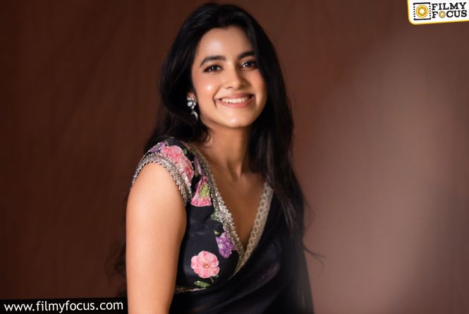 Shivani Clarifies On Tirumala Darshan Issue