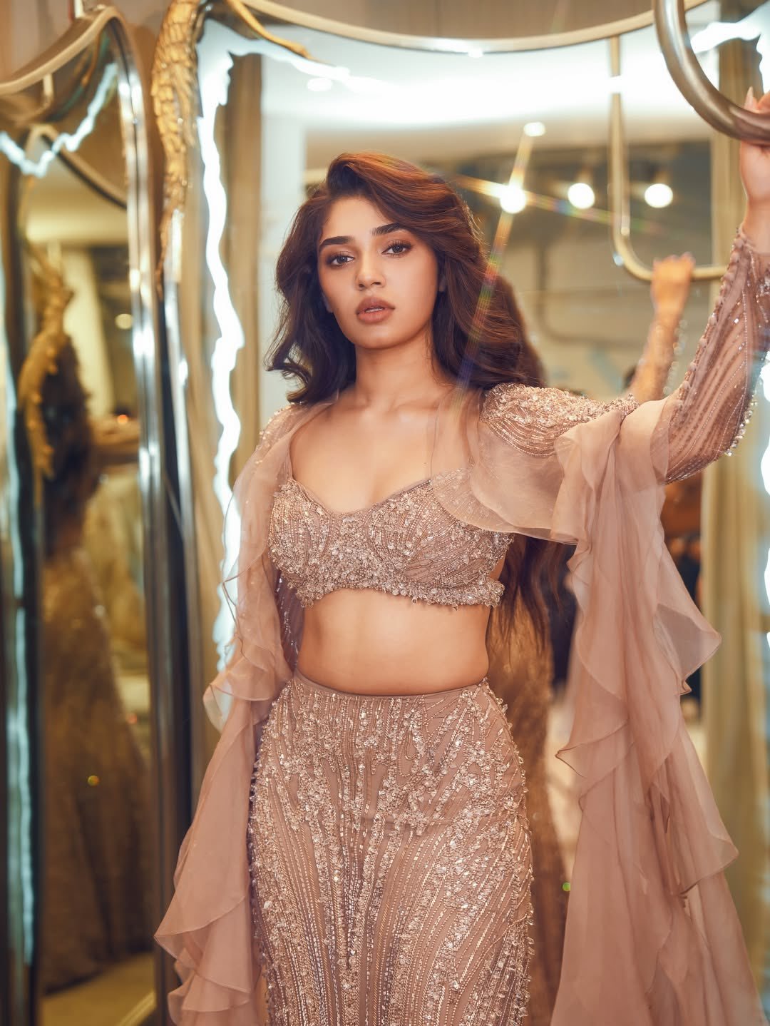 ఇటీవల రిలీజ్ కావాల్సిన వా వాథియర్ ఫైనాన్షియల్ ఇష్యూస్ కారణంగా పోస్ట్పోన్ అయ్యింది. వచ్చే ఏడాది కృతి శెట్టి నటించిన రెండు సినిమాలు ప్రేక్షకుల ముందుకు రానున్నాయి.