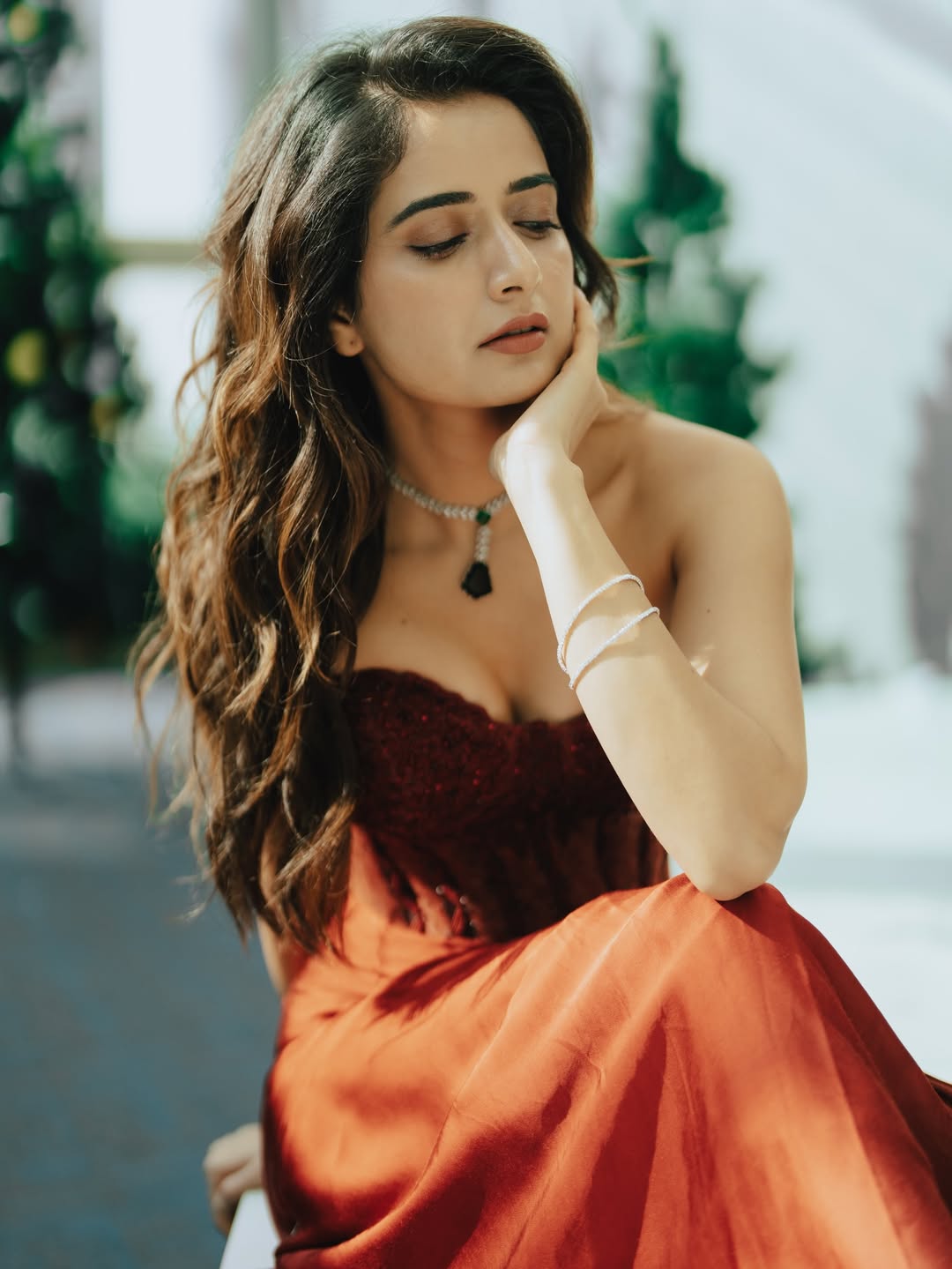 ఆషికా హీరోయిన్గా గత వైభవం జనవరిలో థియేటర్లలో సందడి చేయబోతుంది.