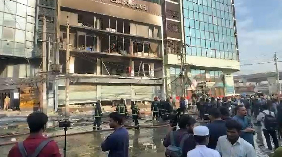 Bangladesh Crisis | అట్టుడుకుతున్న బంగ్లాదేశ్.. హిందూ యువకుడిని కొట్టి చంపి, మృతదేహానికి నిప్పు పెట్టి దారుణం