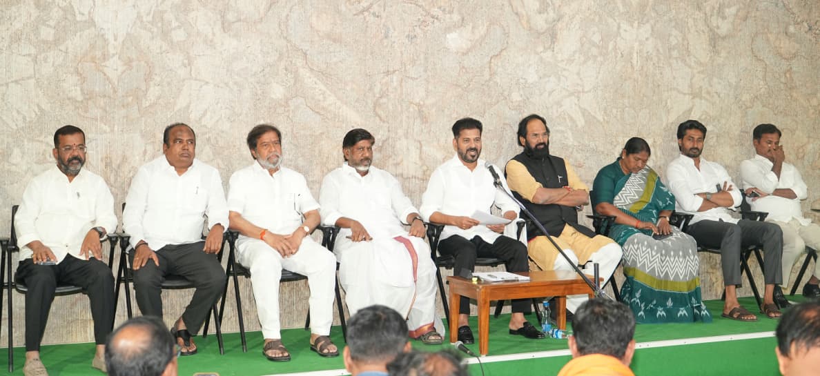 Revanth Reddy| కేసీఆర్ ను ఓడగొట్టేందుకు హరీష్ రావు, కేటీఆర్ పోటీ పడుతున్నారు