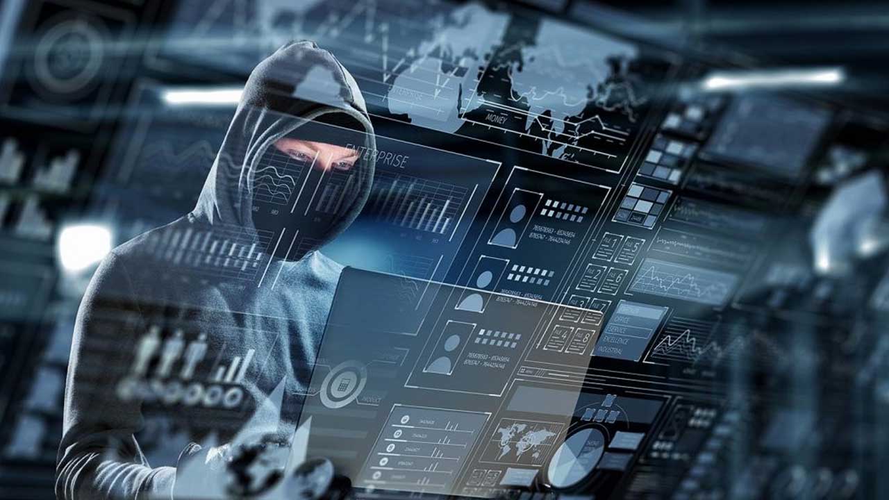 Police | క్రిస్మస్, న్యూ ఇయర్ వేడుకల నేప‌థ్యంలో పోలీసుల కీల‌క హెచ్చ‌రిక‌