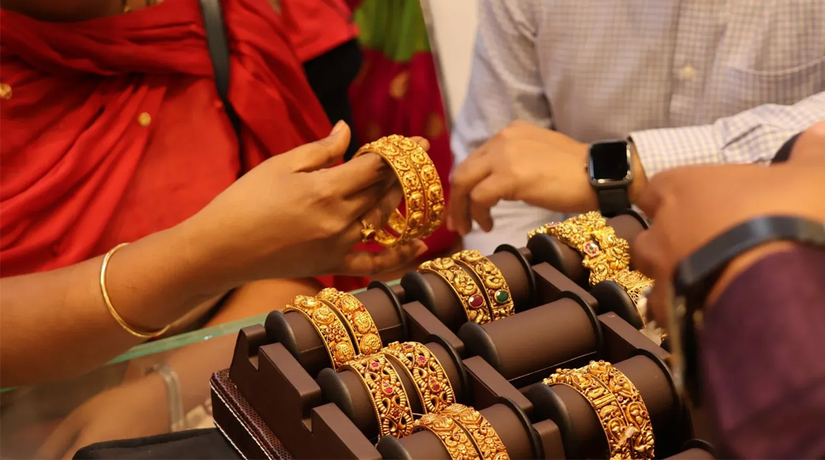 19 Dec 2025 Friday Gold and Silver Rates | ఇంకా లేట్ చేస్తే ఈ జన్మలో మీరు బంగారం కొనలేరు