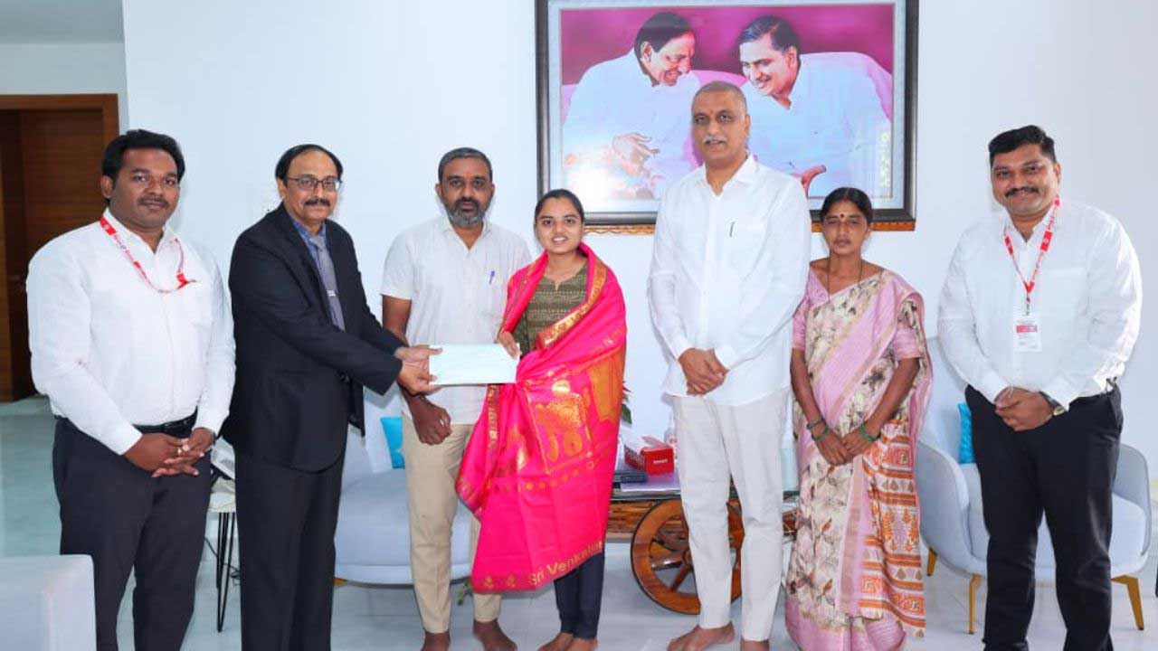 Harish Rao | పేద విద్యార్థిని వైద్య విద్య కోసం.. త‌న ఇంటిని త‌న‌ఖా పెట్టిన హ‌రీశ్‌రావు