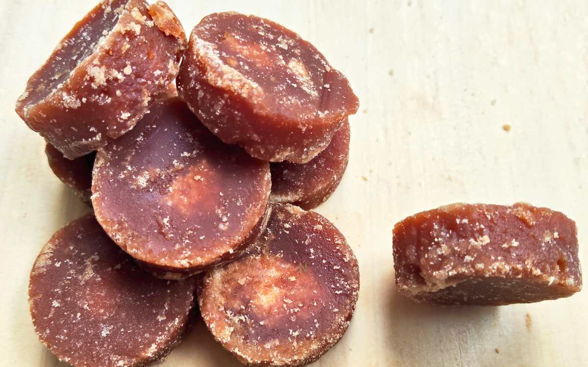 Jaggery | చక్కెరకు బదులుగా బెల్లంను తినవచ్చా..? దీన్ని ఎవరు తినకూడదు..?