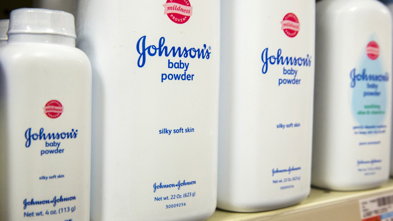 Johnson & Johnson బేబీ పౌడర్ నిజంగానే డేంజర్.. 340 కోట్ల ఫైన్ వేసిన కోర్టు