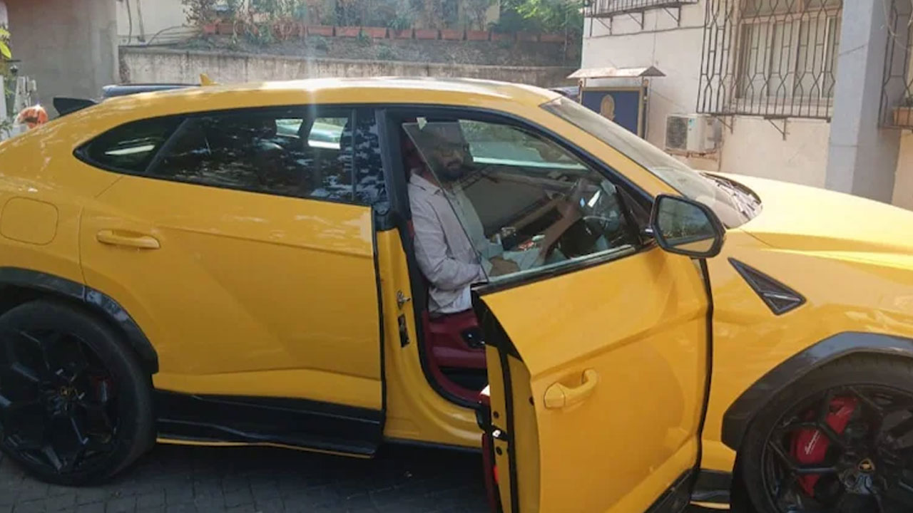 రోడ్డుపై 250 కిమీ స్పీడ్‌తో దూసుకెళ్లిన లగ్జరీ కారు.. వాహనదారులు షాక్
