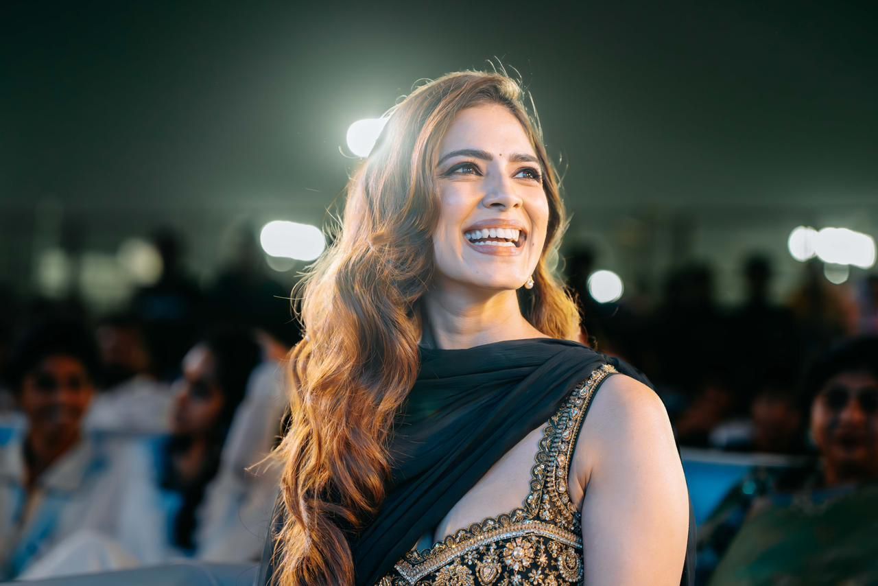 Malavika Mohanan | రాజాసాబ్ హీరోయిన్‌ మాళ‌వికా మోహ‌న‌న్ బ్యాక్‌గ్రౌండ్ ఇదే  - తండ్రి ఫేమ‌స్ సినిమాటోగ్రాఫ‌ర్‌