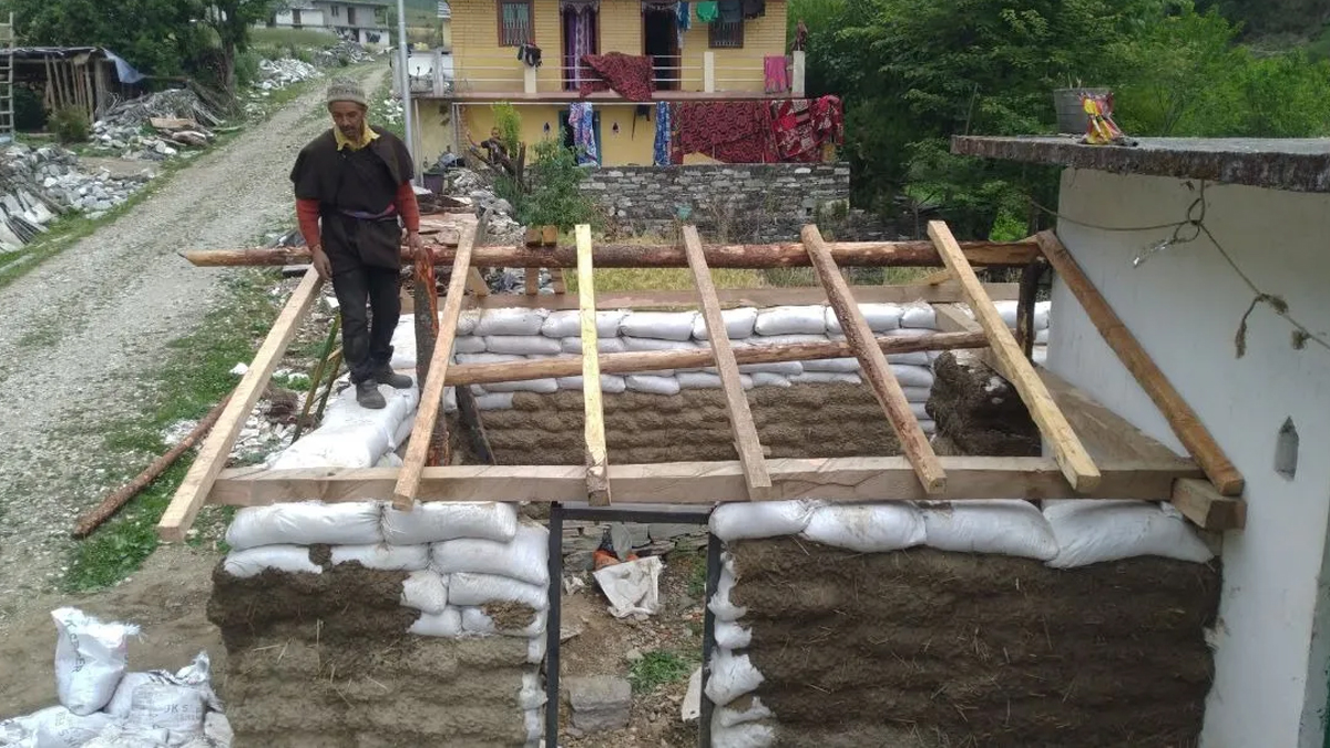 Architect Neha Ballal Builds a Mud Home in Uttarakhand for Just Rs 1.3 Lakh