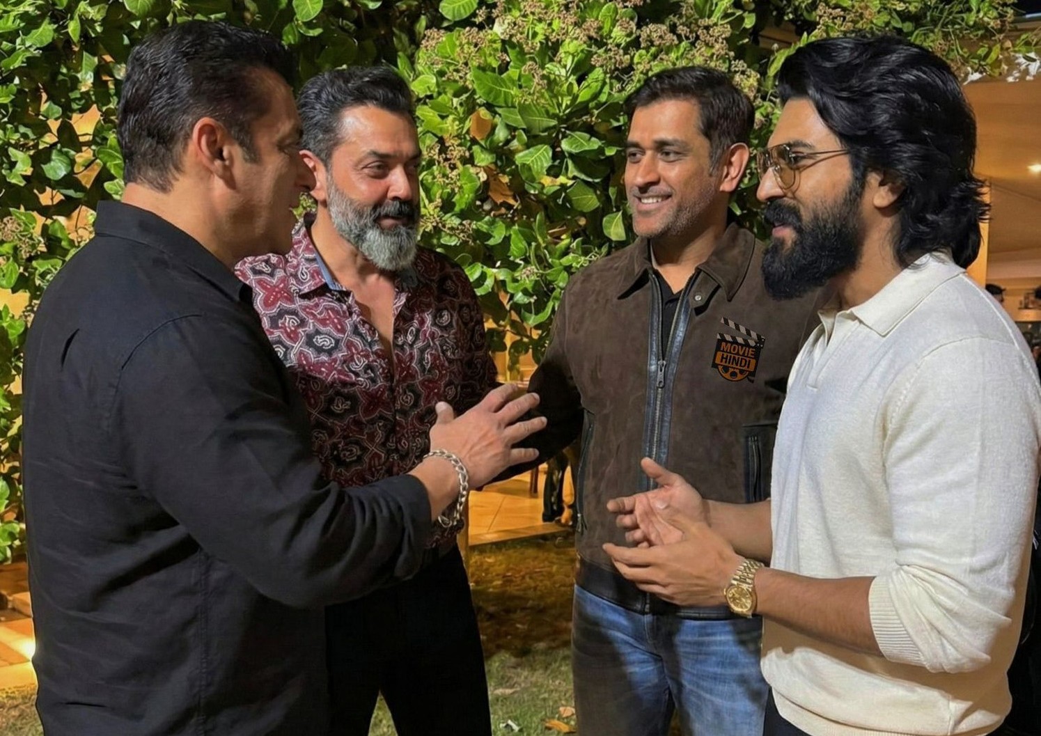 Ram Charan | ఒకే ఫ్రేమ్‌లో ధోనీ , రామ్‌చ‌ర‌ణ్ - స‌ల్మాన్ ఖాన్ బ‌ర్త్‌డే పార్టీలో మెగా ప‌వ‌ర్ స్టార్‌