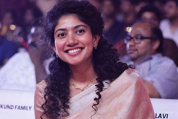 Sai Pallavi | లెజెండరీ సింగర్ బయోపిక్లో సాయిపల్లవి – అనుష్కతో అనుకొని….