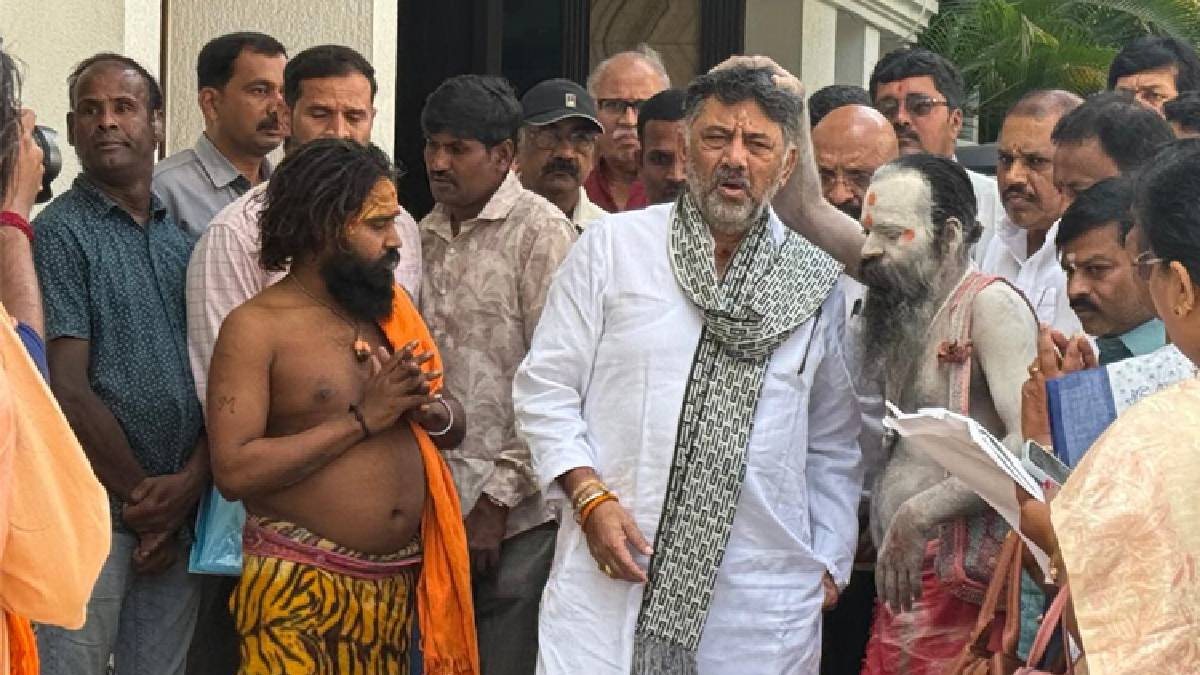 Naga sadhus bless Shivakumar to become Karnataka cm