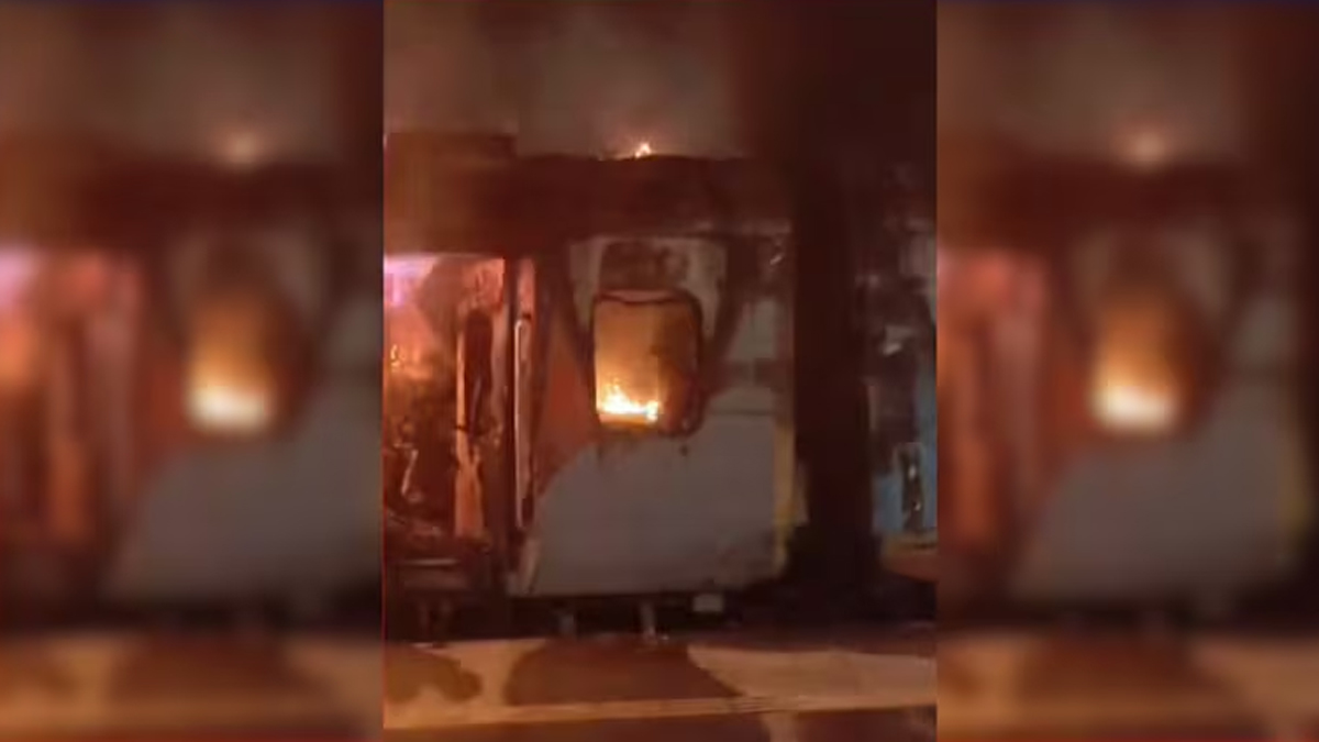 tatanagar Ernakulam train accident at yalamanchili in Andhra
