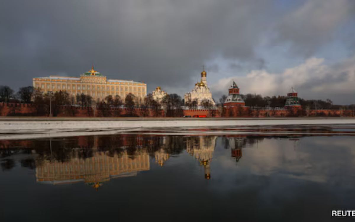 Ukraine Drones Attack On Moscow | మాస్కోపై ఉక్రెయిన్ డ్రోన్ల దాడి.. ధ్రువీక‌రించిన ర‌ష్యా..