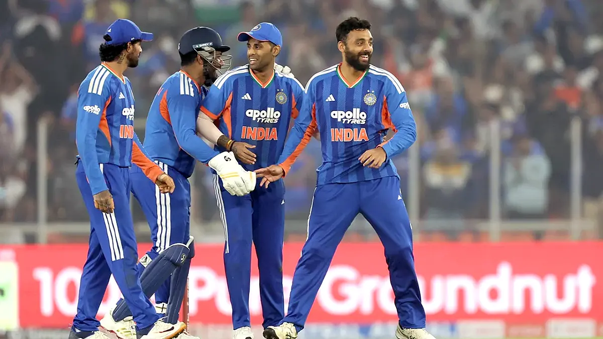 Indian players celebrate a wicket as Varun Chakravarthy and Jasprit Bumrah shine against South Africa in final T20I