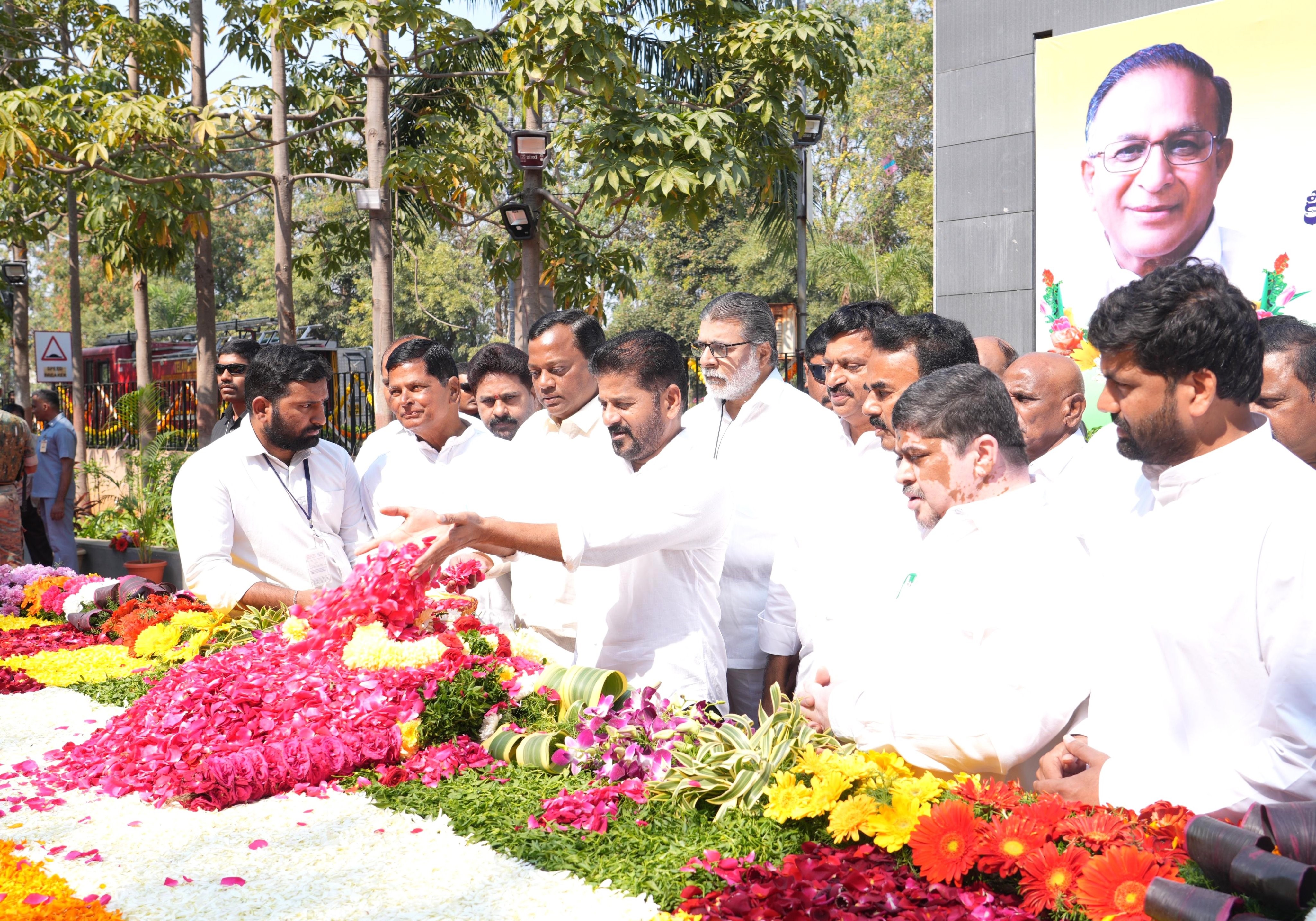 Revanth Reddy | కేంద్ర మాజీ మంత్రి జైపాల్‌రెడ్డికి నివాళి అర్పించిన ముఖ్య‌మంత్రి రేవంత్‌రెడ్డి