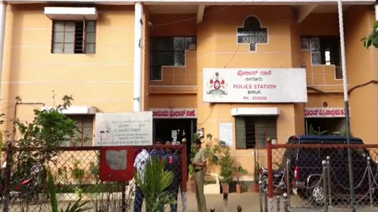 రోజుకు 5వేల కోసం.. కూతురుతో ఆ పని చేయిస్తున్న కన్న తండ్రి