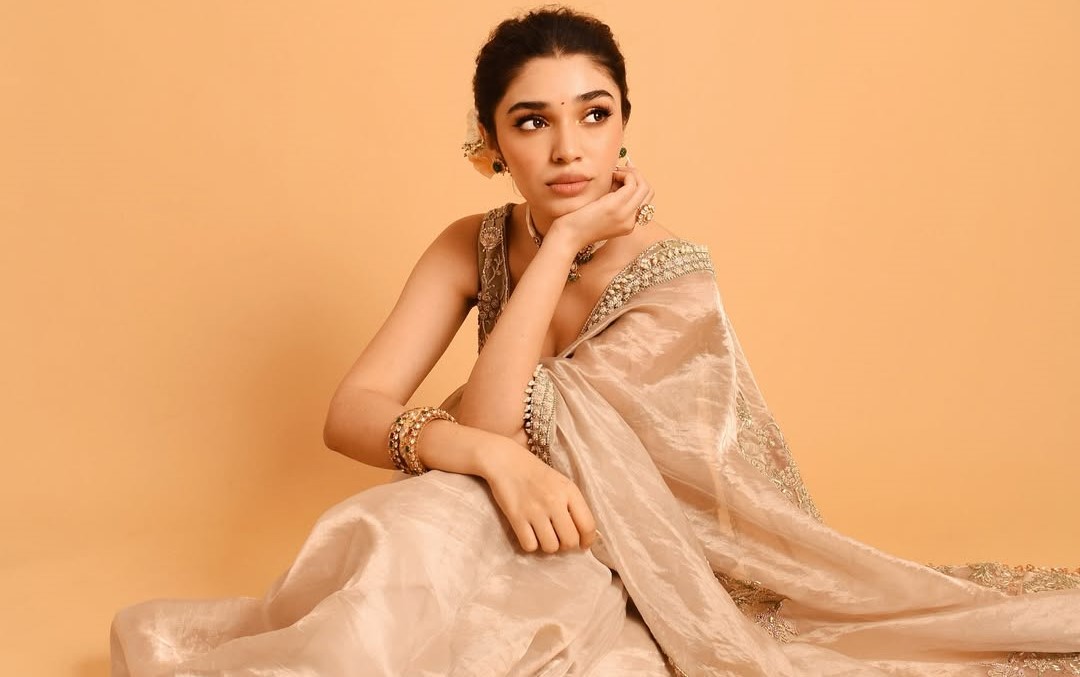 Krithi Shetty | కృతిశెట్టి బాలీవుడ్ ఛాన్స్‌ కొట్టేసిన కీర్తి సురేష్