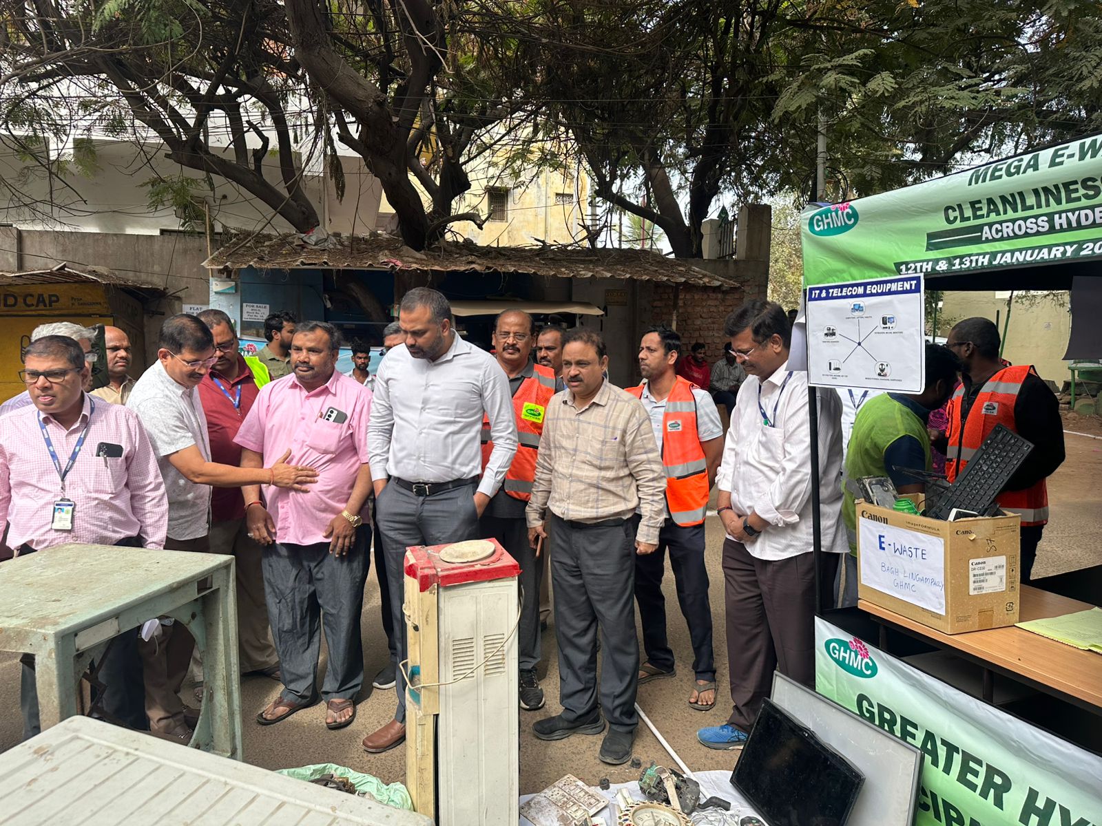 GHMC | ప్రజలు ఈ - వేస్ట్ను స్వచ్ఛందంగా జీహెచ్ఎంసీ సిబ్బందికి అప్పగించాలి: కమిషనర్ ఆర్వీ కర్ణన్