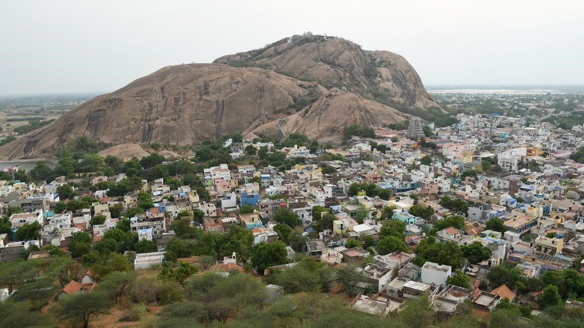 Thirupparankundram | కార్తీక దీపం వివాదం.. సంచ‌ల‌న తీర్పును వెలువ‌రించిన మ‌ద్రాస్ హైకోర్టు..!