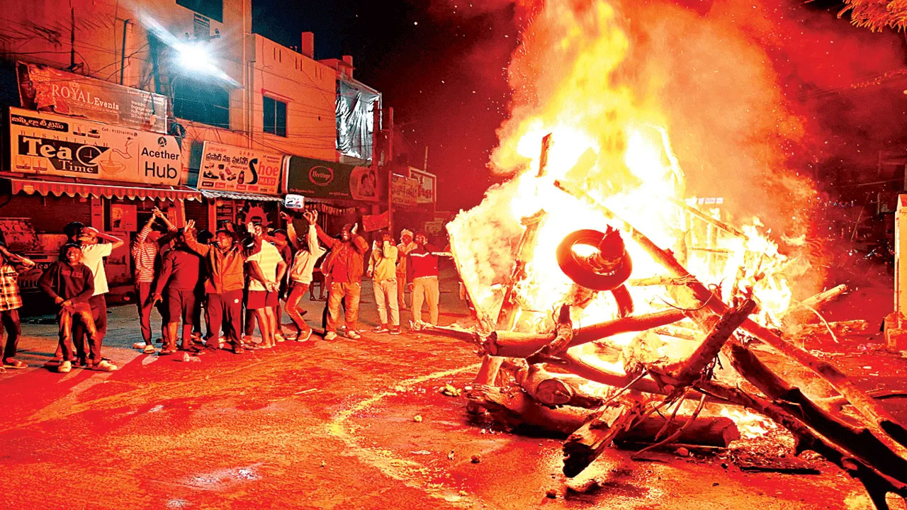 Bhogi Festival | ఊరూరా భోగి మంట‌లు.. రంగురంగుల ముగ్గుల‌తో చూడముచ్చటగా లోగిళ్లు