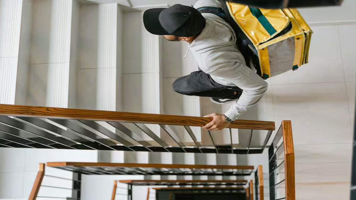 10-Minute Delivery | 10 నిమిషాల డెలివరీకి ‘బ్రేక్’: గిగ్ వర్కర్ల భద్రత కోసం కేంద్రం కీలక నిర్ణయం!