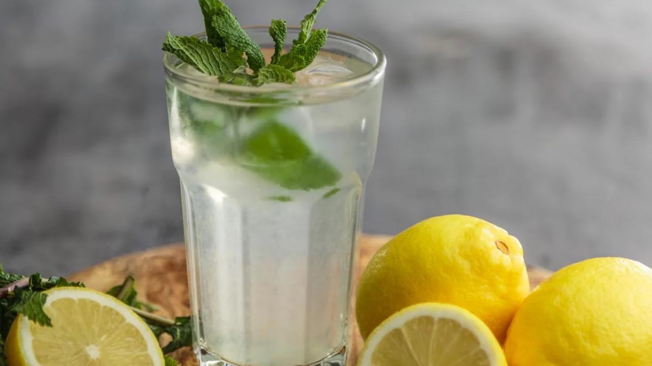 Detox Drinks | ఈ డిటాక్స్ డ్రింక్స్ను ట్రై చేయండి.. దెబ్బకు హ్యాంగోవర్ సమస్యలన్నీ మాయమవుతాయి..